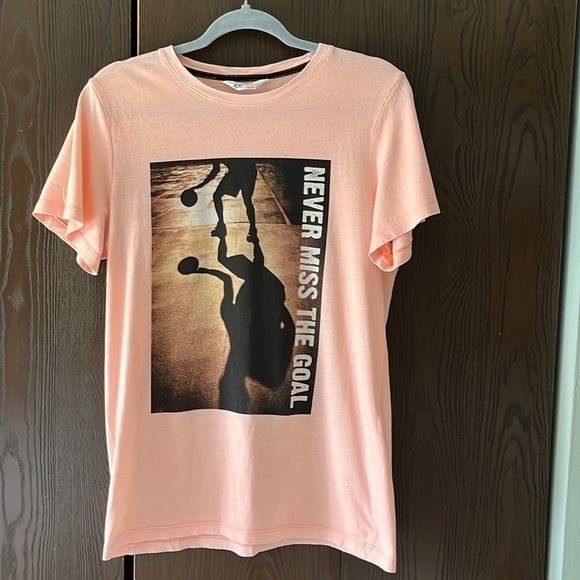 H&M peach colored top with design in front. Size 12 - Picture 1 of 4